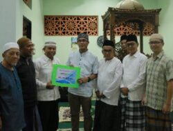 Pj Wako Payakumbuh Serahkan Dana Hibah untuk Masjid Arafah Tanjuang Gadang Sungai Pinago