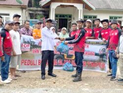 IOF Dharmasraya Salurkan Bantuan Sembako ke Warga Terdampak Banjir di Timpeh