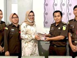 Kasus Retribusi IMB, Kejari Dharmasraya Setorkan Uang Kerugian Negara ke Kas Daerah