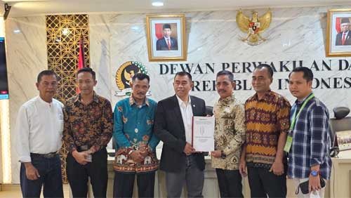 Kelompok Tani Pendowo Asri Lampung Serahkan Aspirasi ke Komite II DPD RI 1 Kelompok Tani Kampung Pendowo Asri Lampung Serahkan Aspirasi ke Komite II DPD