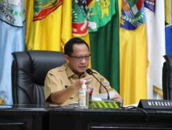 Mendagri Minta Pemda Perbanyak Pemberian Bansos di Bulan Ramadan