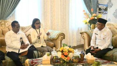 Sikapi Peruntuhan Rumah Singgah Bung Karno, Pejabat Kantor Staf Presiden Kunjungi Wako Padang