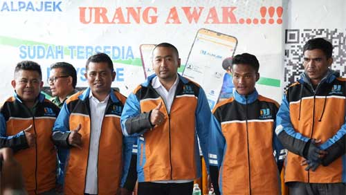 Ojek Online Alpajek, Solusi Transportasi Modern di Nagari Alahan Panjang 1 Wagub Sumbar, Audy Joinaldy saat peluncuran Aplikasi ojek online Alpajek di Alahan Panjang