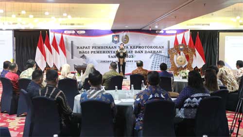 Sekjen Kemendagri Dorong Jajaran Protokol Bangun Efisiensi dalam Menjalankan Tugas 1 Rapat Pembinaan Tata Keprotokolan bagi Pemerintah Pusat dan Daerah Tahun 2023