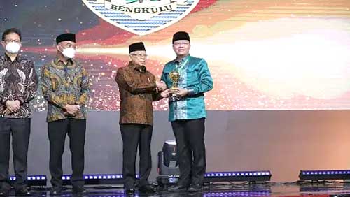Pemprov Bengkulu Raih Universal Health Coverage Award 2023 Dari Wakil Presiden