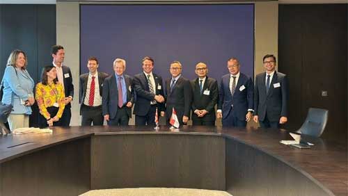 Zulkifli Hasan Bahas Peningkatan Hubungan Ekonomi Bilateral Indonesia - Inggris 1 Menteri Perdagangan RI, Zulkifli Hasan bertemu Menteri Negara pada Departemen Bisnis dan Perdagangan Inggris Nigel Huddleston dan Utusan Perdana Menteri Inggris Richard Graham