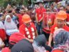 Kedatangan Piala Adipura di Lubuk Basung disambut pasukan orange