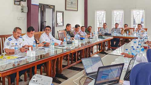 Dinas Perhubungan Kabupaten Solok Diharapkan Tertibkan Sopir Angkutan Umum dan Monitoring Blackspot 1 Rapat Forum Lalu Lintas dan Angkutan Darat di Rumah Makan Salero Kampuang