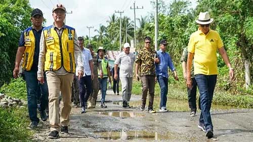 Gubernur Bengkulu, Rohidin Mersyah di Kawasan Senuling