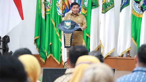 Sekjen Kemendagri, Suhajar Diantoro dalam Seminar & Expo Capital Market Goes to Office di Gedung Sasana Bhakti Praja Kantor Pusat Kemendagri
