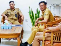 Kepala Dinas Komunikasi Informatika Statistik dan Persandian Kabupaten Pesisir Barat, Suryadi didampingi Sekretaris Elvin Yonandan dan Kepala Bidang Informasi dan Komunikasi Publik Antoni Wijaya