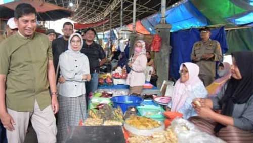 Walikota Deri Asta Monitoring Harga Kebutuhan Pokok di Pasar Sawahlunto