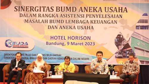 Webinar Series Keuda Update Seri ke-32 yang berlangsung secara hybrid dari Hotel Horison, Bandung, Jawa Barat dan disiarkan melalui channel YouTube Ditjen Bina Keuda
