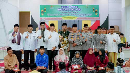 Baznas Serahkan Santunan Fakir Miskin dan Fisabilillah se-Kabupaten Solok