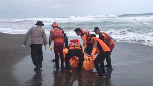 Dilaporkan Hilang Terseret Ombak, Dua Wisatawan Ditemukan Meninggal Dunia 1 Dua Wisatawan Ditemukan Meninggal Dunia