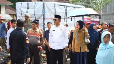 Kunjungi Lokasi Kebakaran di Nagari Muaro Pingai, Bupati Solok Janjikan Hal Ini