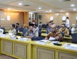 Sesi kedua fit and proper test calon anggota BPK RI yang diikuti oleh Slamet Edy Purnomo dan Dewi Yustisiana