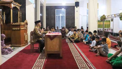 Sekdaprov Sumbar Ingatkan Masyarakat untuk Kedepankan Sikap Ramah dan Melayani 1 Sekdaprov Sumbar, Hansastri Safari Ramadan ke Masjid Nurul Hikmah Kurao Pagang
