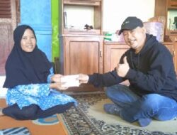 Sulistiyo Widodo Berikan Bantuan ke Yayasan Ponpes Al Hikmah Desa Arjomulyo