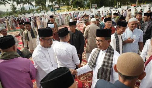 Pemkab Solsel Gelar Salat Idul Fitri 1444 H Penuh Suka Cita 1 IMG 20230422 182810 resize 28