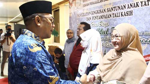 KORPRI Setjen DPD RI Beri Bingkisan Pegawai dan Santunan Anak Yatim