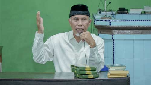 Gubernur Sumbar Sorot Kebiasaan Minta Sumbangan di Tengah Jalan 1 Gubernur Sumatera Barat, Mahyeldi Ansharullah