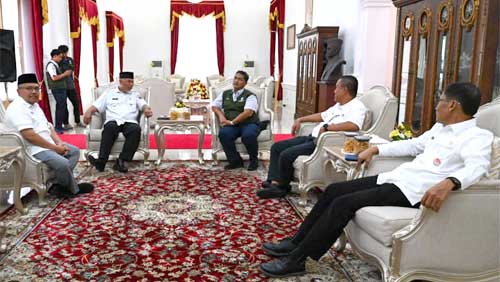 Mahyeldi bersama Arry Yuswandi