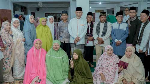 Gubernur Mahyeldi saat safari ramadhan di Masjid Nurul Iman Pondok Pesantren M. Natsir, Nagari Alahan Panjang