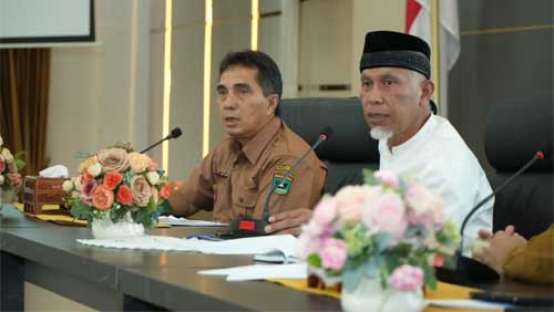 Gubernur Sumbar Berharap Penas KTNA 2023 Jadi Terbaik Sepanjang Sejarah 1 Gubernur Sumbar, Mahyeldi saat memimpin Rapat Persiapan Penyelenggaraan Penas XVI Petani Nelayan Tahun 2023