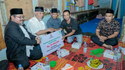 Suheri Dapat Bantuan Rehab Rumah Tidak Layak Huni dari Baznas Sumbar