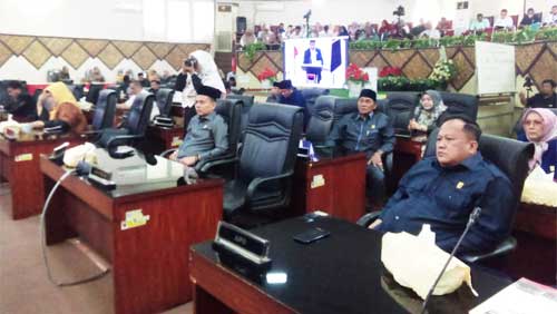 Penyampaian Pendapat Akhir Fraksi Fraksi DPRD Kota Padang terhadap LKPJ Walikota TA 2022b