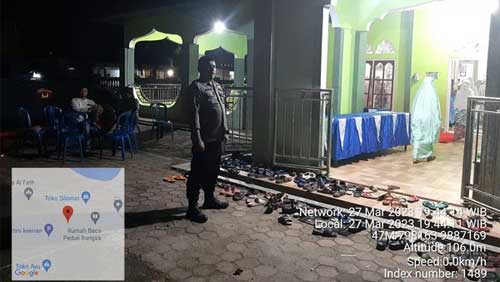 Personel Polsek Koto Agung Lakukan Pengamanan Salat Tarawih di Nagari Sungai Duo 1 Personel Polsek Koto Agung Lakukan Pengamanan Shalat Tarawih di Nagari Sungai Duo