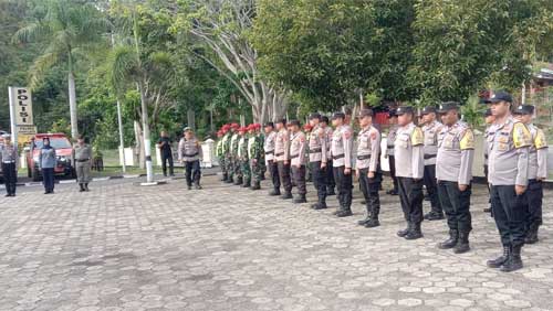 Kapolres Sawahlunto, Akbp Purwanto Hari Subekti Saat Apel Gelar Pasukan Ops Ketupat Singgalang 2023