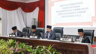 Pimpinan Rapat Paripurna Penyampaian Rekomendasi Atas LKPj Walikota Bukittinggi Tahun Anggaran 2022