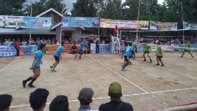 Bupati Pasbar Buka Tournament Volley Ball KTSB CUP III Jorong Bandar