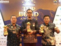 Sukses Tabungan Utsman, Wako Bukittinggi dan BPRS Jam Gadang Borong Penghargaan Top BUMD