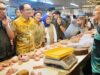 Wamendag Jerry Sambuaga bersama Gubernur Jawa Barat, Ridwan Kamil saat grebek Pasar