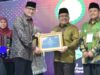 Menteri Pariwisata dan Ekraf, Sandiaga Uno Penghargaan Anugerah Adinata Syariah 2023 kepada Sekdaprov Sumbar, Hansastri