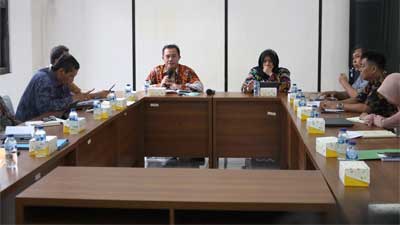 Yusharto Huntoyungo saat memimpin Rapat Lanjutan Pembahasan Sistem Informasi Pendukung Tugas dan Fungsi (Tusi) BSKDN