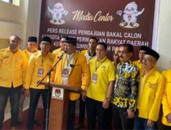 DPD Golkar Payakumbuh Antarkan Berkas Bacaleg ke KPU