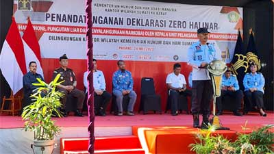 Deklarasi Zero Halinar, Kakanwil Kumham Sumbar Tegaskan Perang Terhadap Narkoba 1 Kakanwil Kumham Sumbar saat Deklarasi Zero Halinar