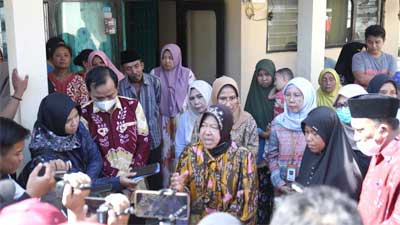 Menteri Sosial (Mensos) Tri Rismaharini kembali memberi perhatian terhadap anak-anak dengan hidrosefalus di Desa Asemnunggal, Kec. Kalianget, Kab. Sumenep, Jawa Timur