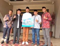 Wako Erman Safar Serahkan Hibah untuk IKTR Bukittinggi