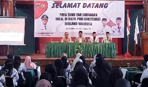 Silaturahmi dengan PGRI, Begini Pesan Wako Bukittinggi 1 IMG 20230511 203646 resize 33