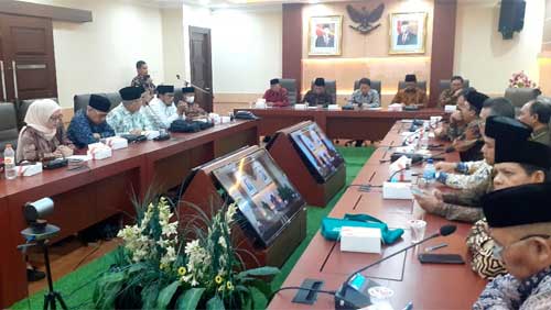 Komitmen Pelayanan KBIHU dalam Pelaksanaan Haji Ramah Lansia