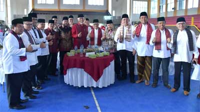 Kerukunan Keluarga Luak Agam Halal bihalal di GOR UNP