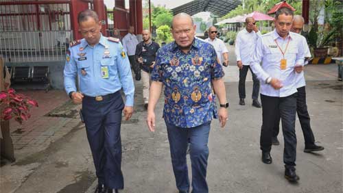 Ketua DPD RI Tinjau Lapas Kelas I Surabaya 1 Ketua DPD RI Tinjau Lapas Kelas I Surabaya