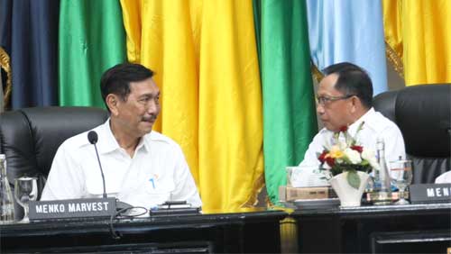 Kemendagri Sosialisasikan Percepatan Capaian Pendidikan Numerasi Sekolah Dasar 1 Luhut Binsar Pandjaitan bersama Muhammad Tito Karnavian