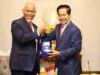 Gubernur Sumatera Barat, Mahyeldi Ansharullah bersama Perdana Menteri (PM) Kamboja, Yang Mulia Samdech Techo Hun Sen