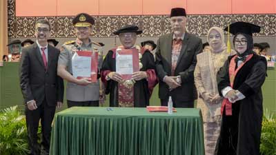 Hadiri Wisuda UNES-AAI, Gubernur Sumbar Sampaikan Orasi Ilmiah 2 Mahyeldi Hadiri Wisuda UNES-AAI